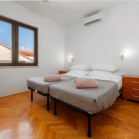 Apartment Maria's Sunshine Place *